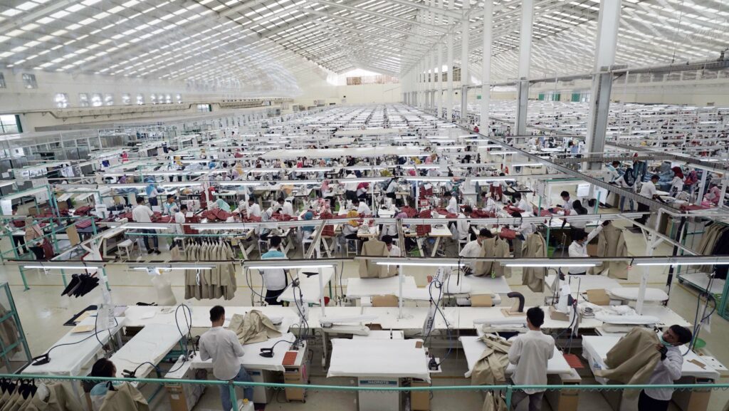Ilustrasi aktivitas pekerja di pabrik yang mendorong pertumbuhan ekonomi. Foto: Pan Brothers