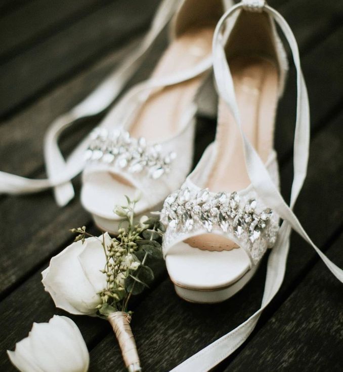 Sepatu pengantin Foto Bridestory