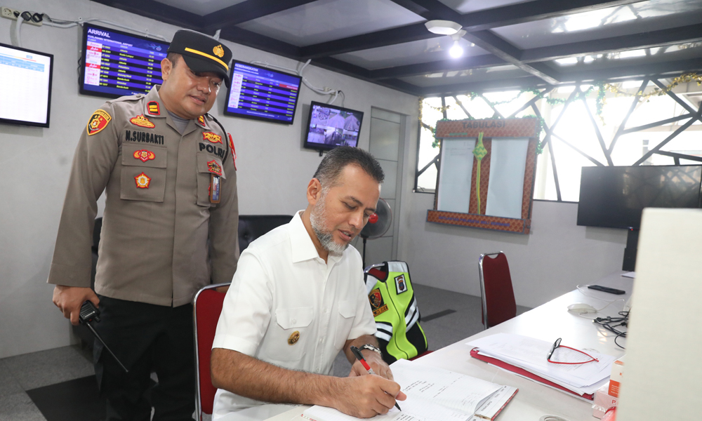 Wakil Gubernur (Wagub) Sumatera Utara (Sumut) Musa Rajekshah meninjau arus mudik di Bandara Kualanamu
