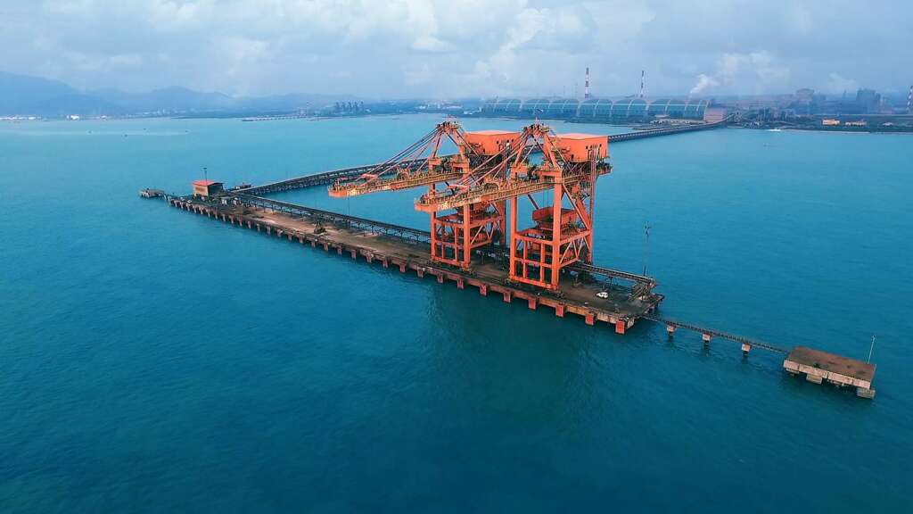 Pelabuhan Internasional Krakatau Internatioanl Port (KIP) sebagai operator pelabuhan break bulk terbesar di Indonesia