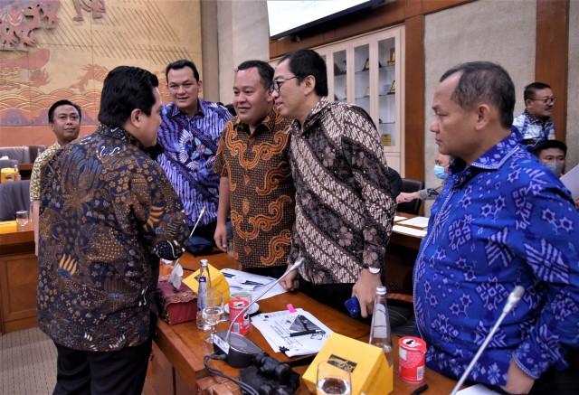 Rapat Kerja KOmisi VI DPR RI dengan Menteri BUMN Erick Thohir, di Gedung Nusantara I, Senayan, Jakarta, Senin (5/6/2023).