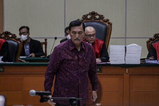 Luhut Binsar Panjaitan hadir sebagai saksi pada sidang pencemaran nama baik yang menyeret dua aktivis yaitu Haris Azhar dan Fatia Maulidianty di Pengadilan Negeri Jakarta Timur, Kamis (8/6/2023).