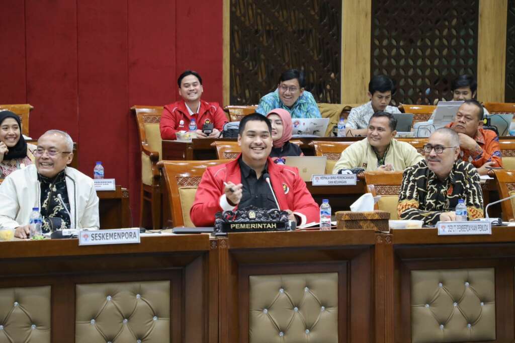 Menpora Dito Ariotedjo mengikuti rapat kerja bersama Komisi X DPR RI di Gedung Nusantara I, Kompleks Parlemen, Senayan, Jakarta, Jumat (9/6/2023).