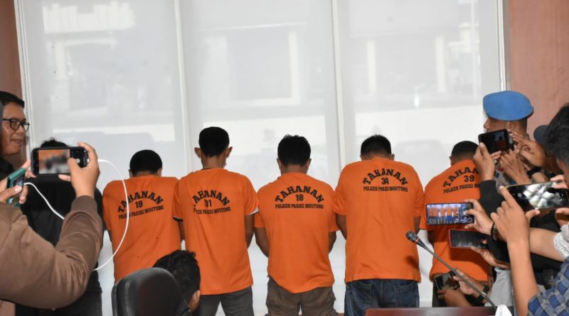 Polda Sulteng menahan 10 dari 11 tersangka pelaku kejahatan seksual terhadap anak di Palimo. Foto: Humas Polri