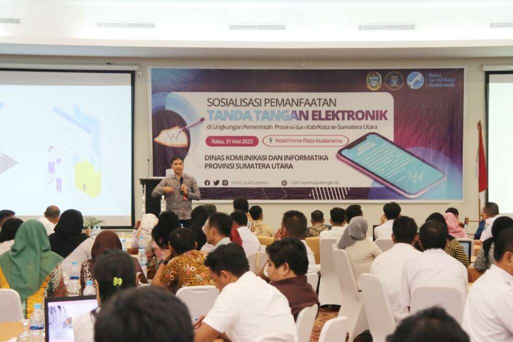 Kepala Diskominfo Sumut Ilyas Sitorus membuka Sosialisasi Tanda Tangan Elektronik di Lingkungan Provinsi dan Kabupaten/Kota se Sumut.